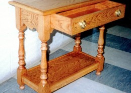 Small Table with draw